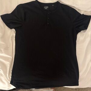 BRAND NEW Cuts Curve-Hem Black Henley Tee in Large